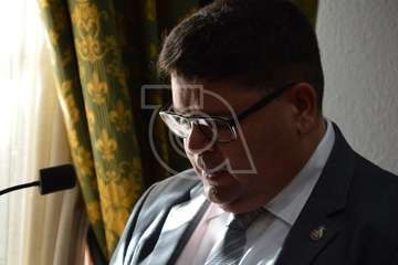 Telde guarda un minuto de silencio por las víctimas de violencia de género y aprueba dos manifiestos (Foto TA Y Francisco Javier Santana)